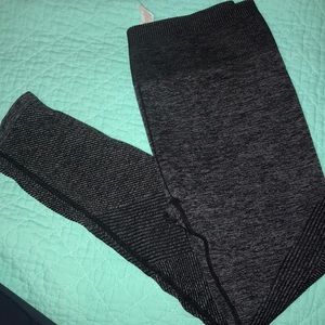 Fabletics Seamless Mid-Rise Statement NWT size M